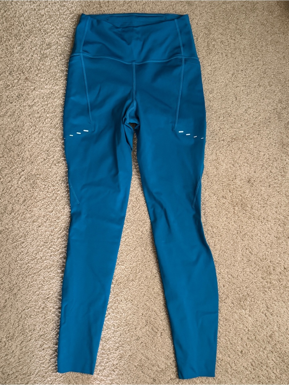 Nike Woman’s performance leggings, XS